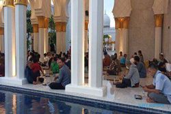 Buka Bersama di Masjid Raya Sheikh Zayed Solo Libatkan Katering dan UMKM