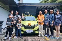 Beli Emas Bonus Mobil, Pegadaian Serahkan Reward Mobil Brio untuk Nasabah Loyal