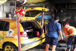 Mobil Milik Warga Nglorog Sragen Terbakar Diduga karena Power Bank Meledak