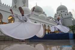 Tari Sufi hingga Hadrah Ibu-ibu Ramaikan Festival Ramadan Masjid Zayed Solo