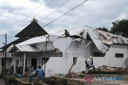 8 Rumah & 1 TPQ di Temanggung Rusak Diterjang Angin Kencang