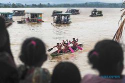 Tradisi Lomba Sisir Perahu di Batanghari Meriahkan Libur Lebaran