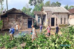 Pasca Diterjang Puting Beliung, Warga Boyolali Gotong Royong Perbaiki Rumah