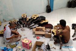 Pasang Surut Bisnis Alat Musik di Kampung Gitar Sukoharjo, Pandemi Bikin Sulit