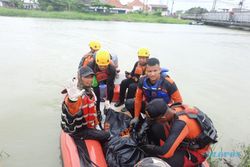 Hanyut di Sungai Banjir Kanal Timur Semarang, Pencari Ikan Ditemukan Meninggal