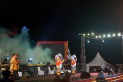 Sukseskan Pilgub Jateng 2024, KPU Luncurkan Maskot Semarbot & Jinggel