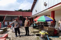 Kunjungi Pasar Sukowati, Kepala Diskumindag Sragen Disambati Pengunjung Sepi