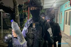 Polisi Tangkap Sekelompok Pemuda Asyik Tenggak Miras di Nusukan