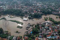 Tak Kunjung Surut, 5 Bulan Banjir Rendam Kampung di Cipayung Depok
