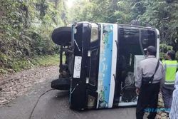 Bus Terguling di Balekambang Malang, 5 Orang Luka-luka