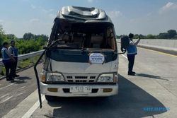 Pecah Ban, Mobil Rombongan Pengantar Haji asal Demak Kecelakaan di Tol Boyolali