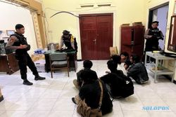 6 Pemuda Ditangkap Tim Sparta Solo Gegara Pesta Miras di Laweyan