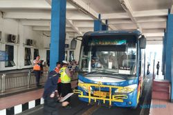 Ramp Check Gabungan di Terminal Tirtonadi Solo, 7 Bus Tidak Laik Jalan