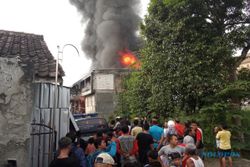 Breaking News! Kebakaran Landa Gudang Rongsok di Wirogunan Sukoharjo