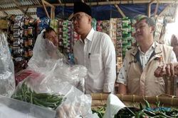 Nyalon Gubernur Jateng, Sudaryono Blusukan ke Pasar Wage Purwokerto