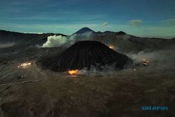 Kebakaran Gunung Batok di Kawasan Bromo