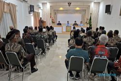 Pengurus RT-RW Desa Berjo Geruduk Kejari Pertanyakan Kasus Korupsi BUMDes
