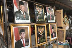 Foto Pasangan Prabowo-Gibran Mulai Dijual di Pasar Johar Semarang