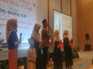 Seminar Parenting Warnai Pelantikan Komite Sekolah SMP Batik Solo