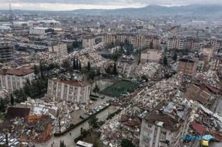 "Kondisi kawasan terdampak gempa bumi Magnitudo 7,8 di Turki yang terjadi pada Senin (6\/2\/2023). (Istimewa\/Twitter)"